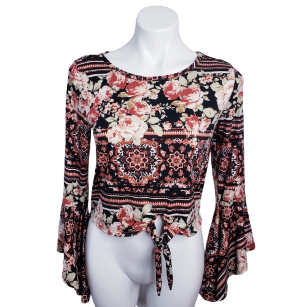 Boho chic IMG new York top fluted sleeve